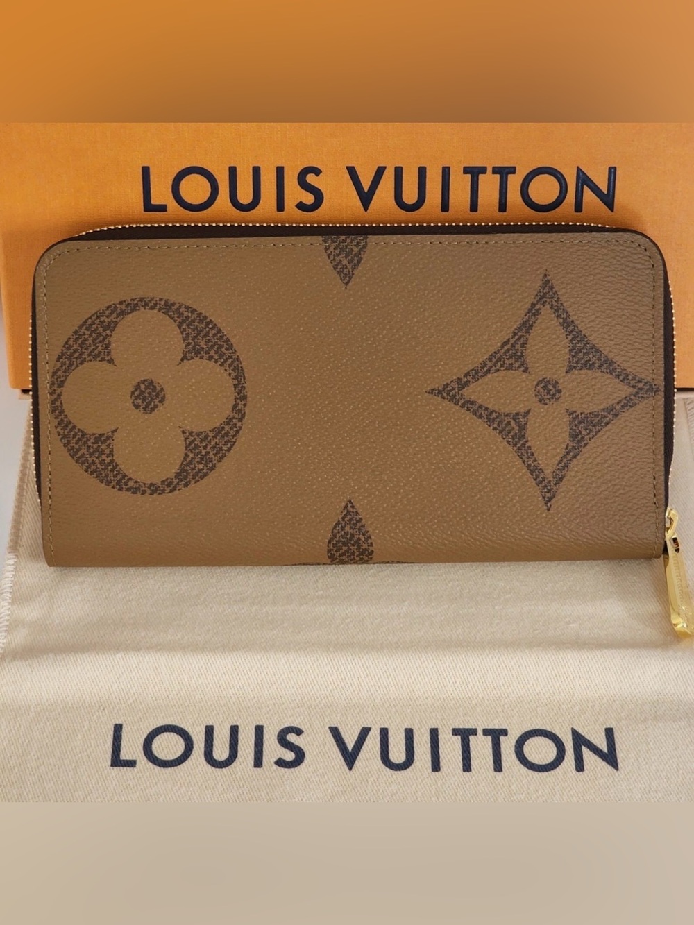 Louis Vuitton Reverse Monogram Giant Zippy Wallet 🌟 - Picture 2 of 11